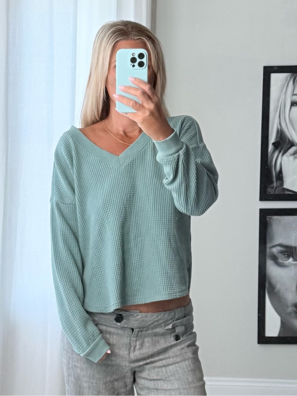 Madewell Sage Green V-Neck Lightweight Waffle knit Long sleeve shirt